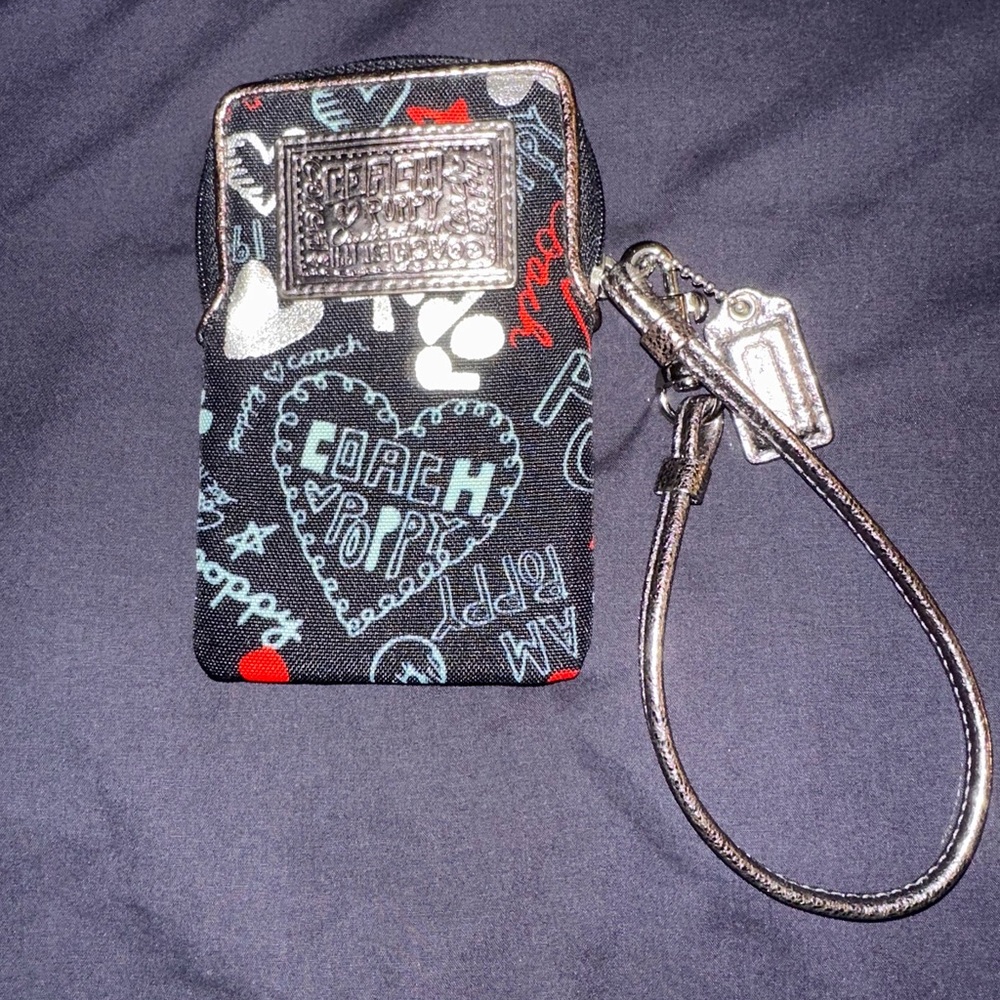 Coach Poppy Black and Red Heart Graphic Case